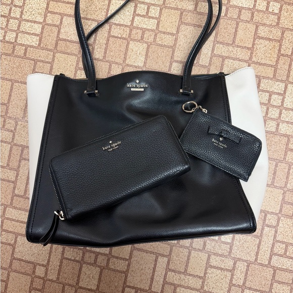 kate spade Handbags - Kate Spade Black and Cream Tote Bag Set